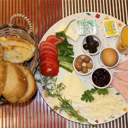 Alojamento de Acomodação e Pequeno-almoço Taksim Fidan